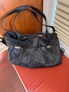 b. makowsky Black super soft Leather Pleated Shoulder Bag with lots of pockets